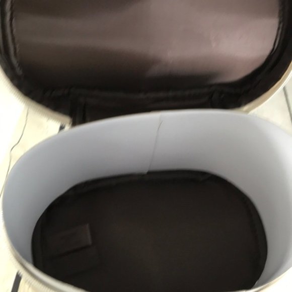 Badgley Mischka Gold Makeup/Cosmetic/Toiletry Case - Picture 6 of 7